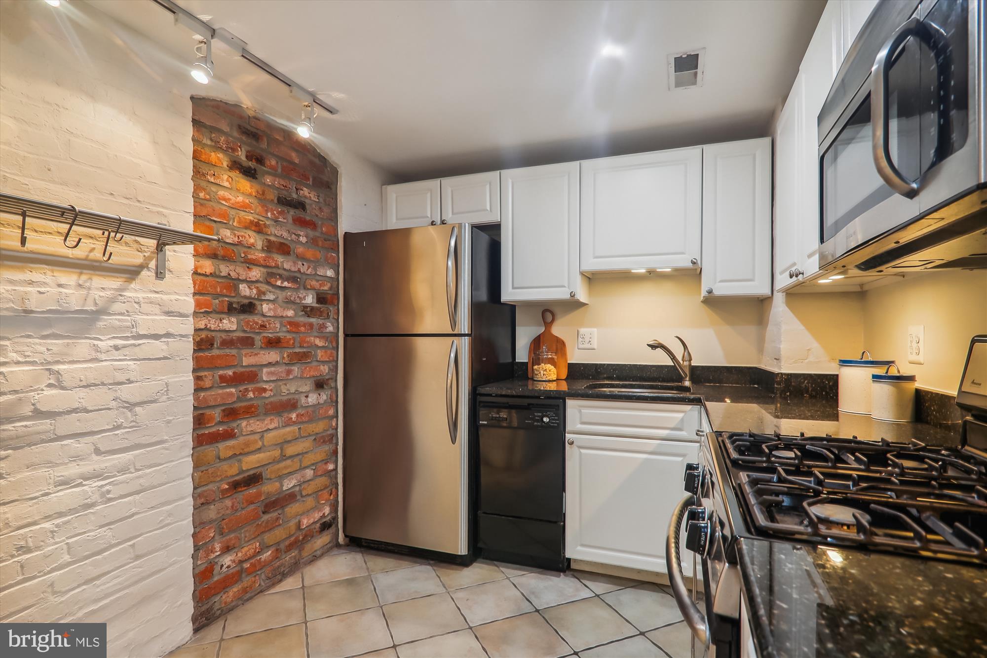 2038 18TH STREET NW T1