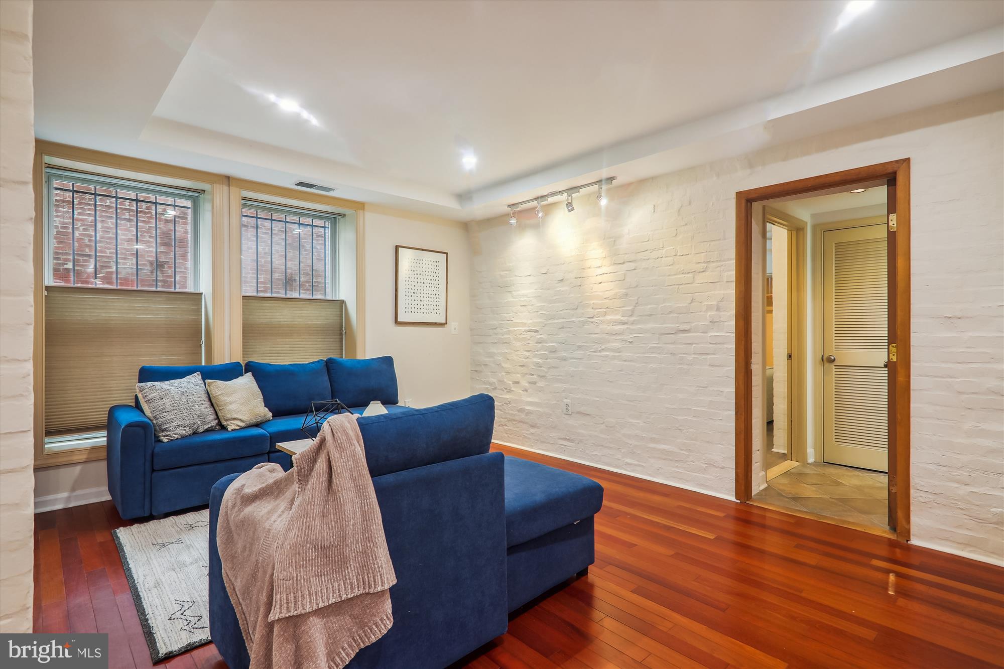 2038 18TH STREET NW T1
