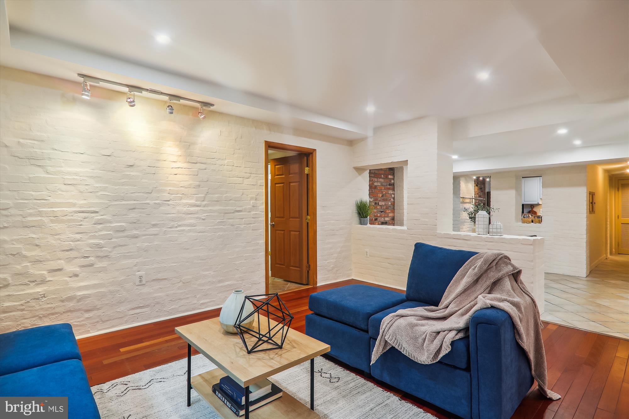 2038 18TH STREET NW T1