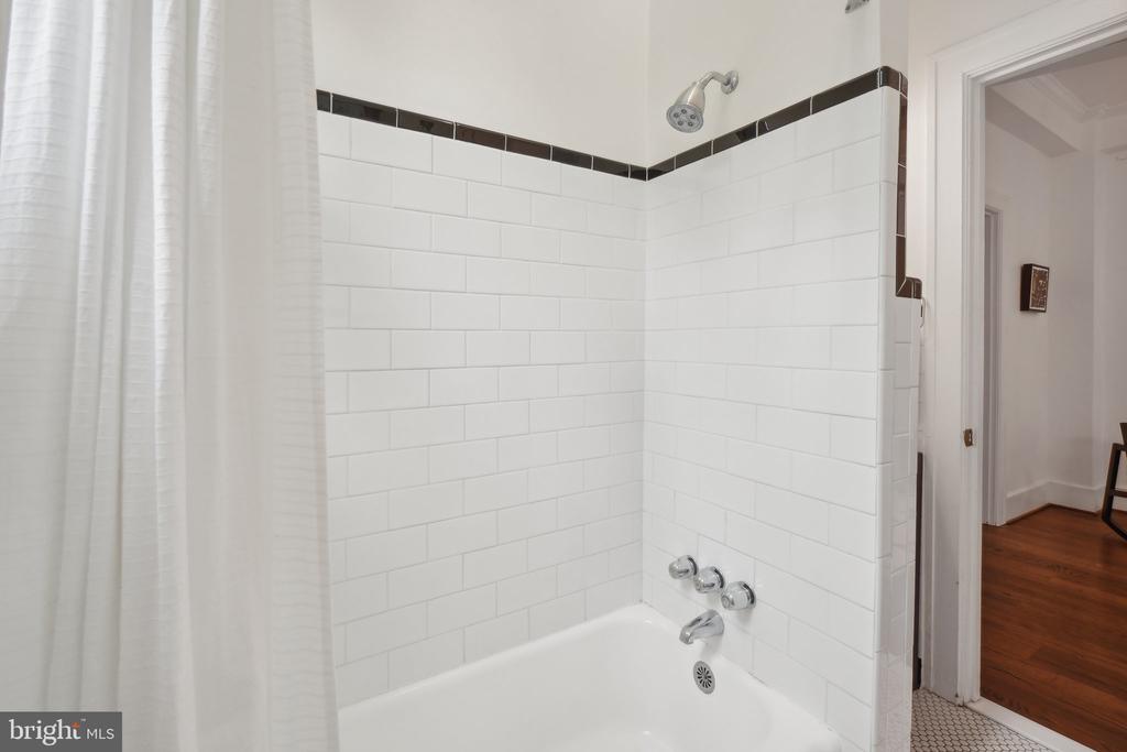3039 MACOMB STREET NW 11