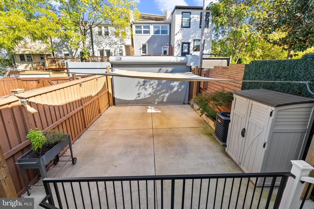 5003 8TH STREET NW