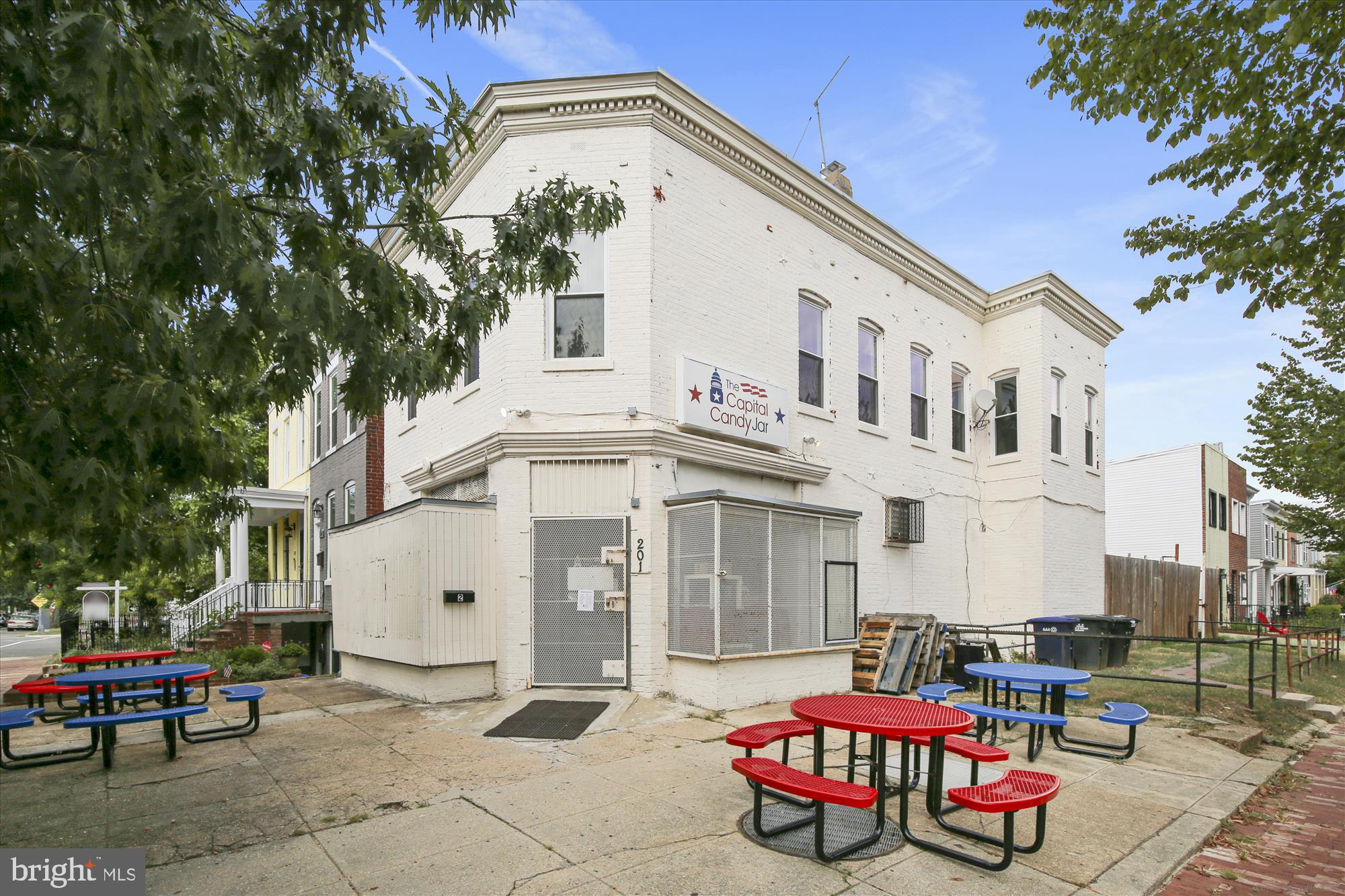634 E STREET NE