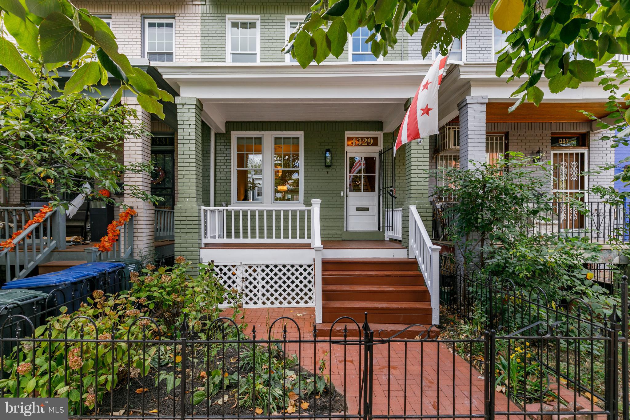 1329 E E STREET SE
