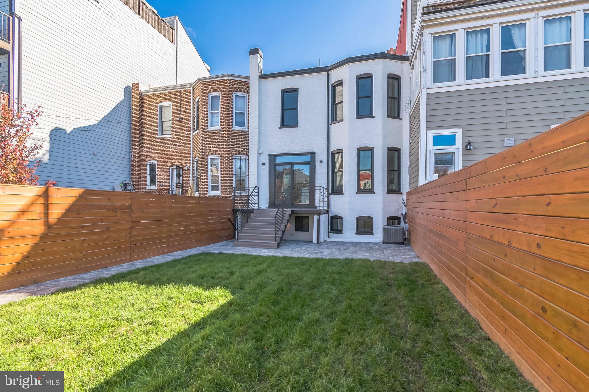 1022 8TH STREET NE