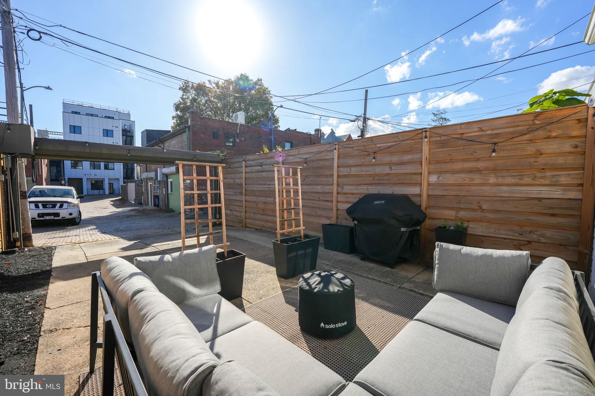 1115 I STREET NE