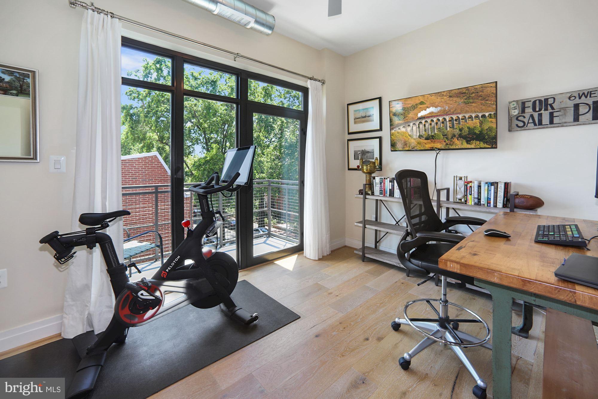 301 H STREET NE 305
