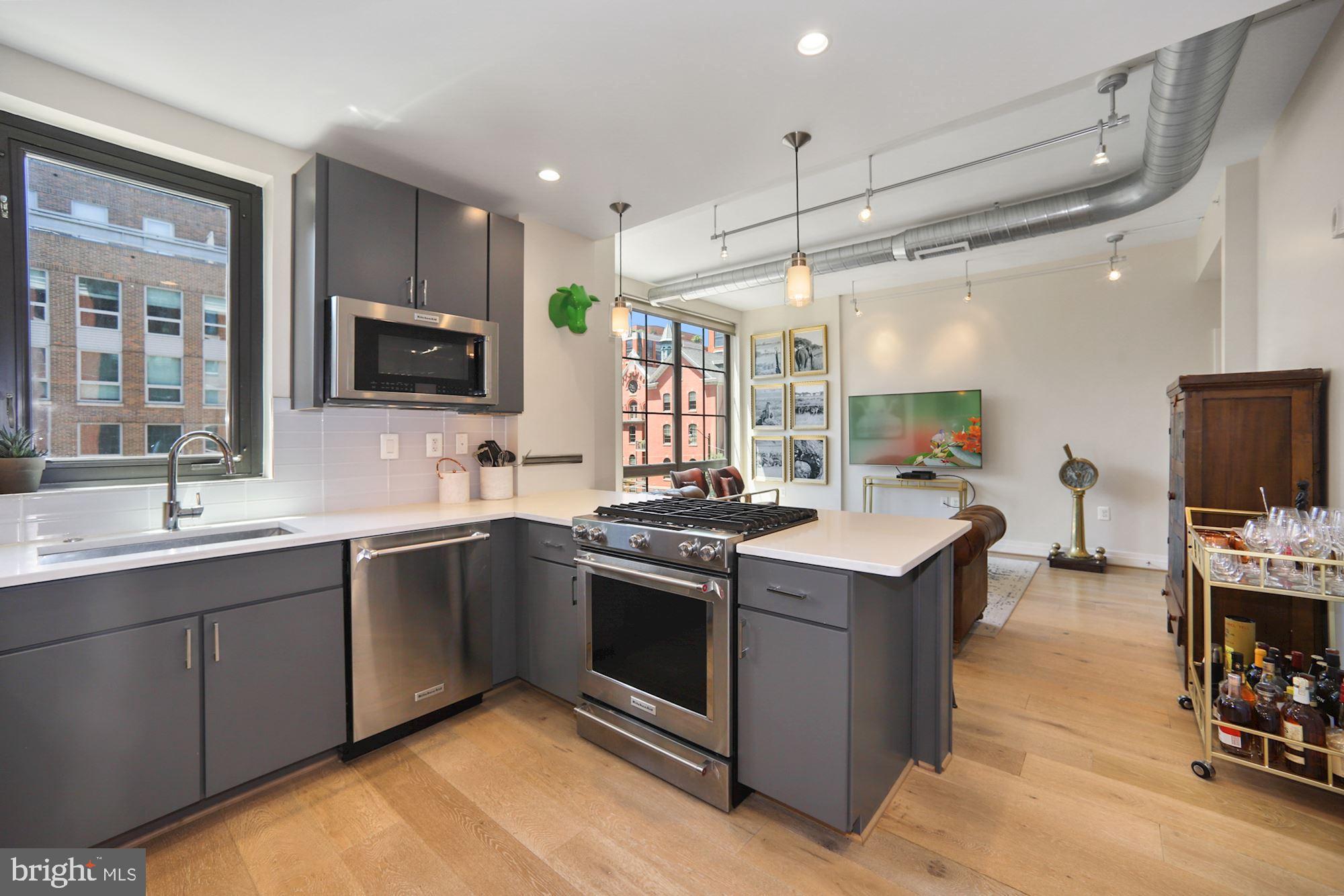301 H STREET NE 305