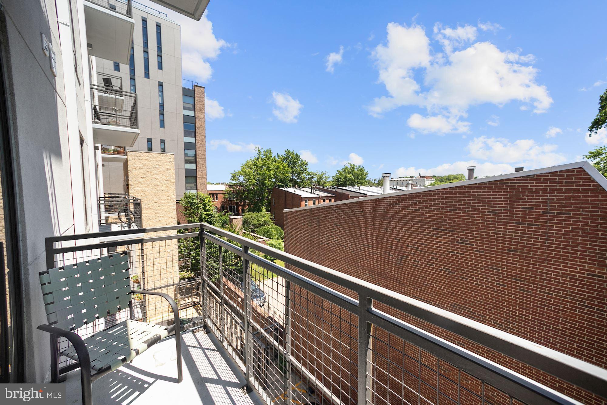 301 H STREET NE 305