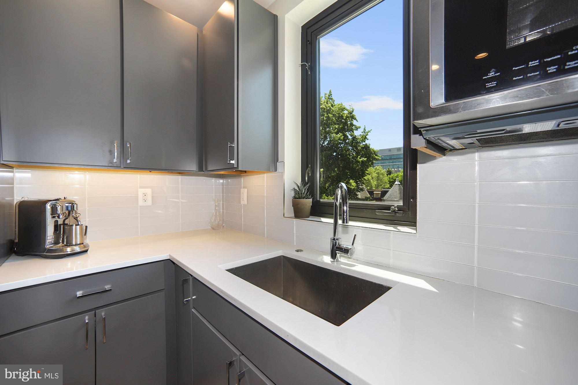 301 H STREET NE 305