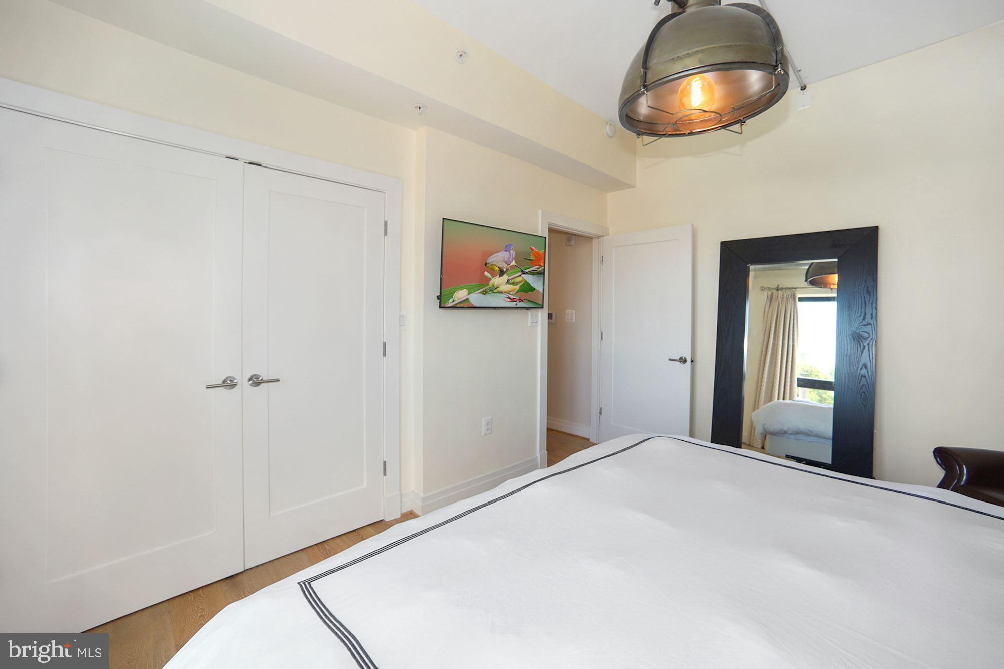 301 H STREET NE 305