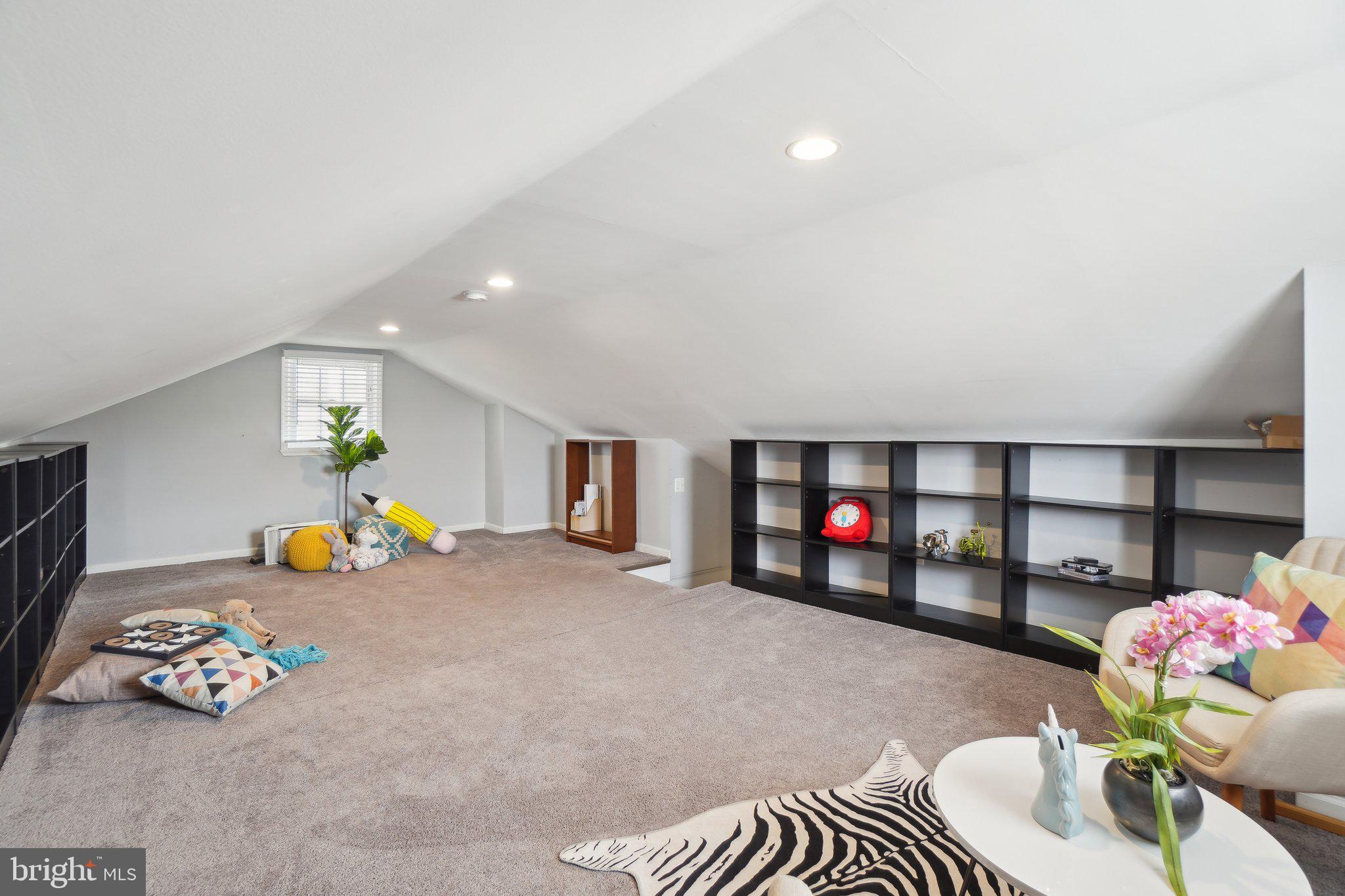 2511 PALMER PLACE SE
