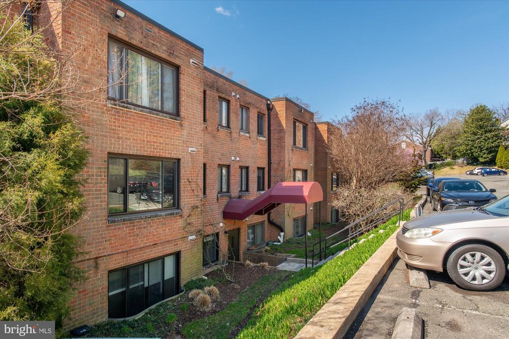 4545 MACARTHUR BOULEVARD NW G2
