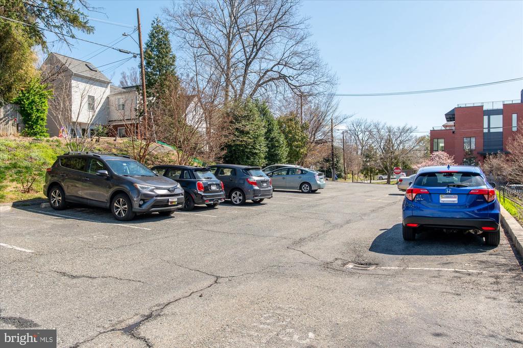 4545 MACARTHUR BOULEVARD NW G2