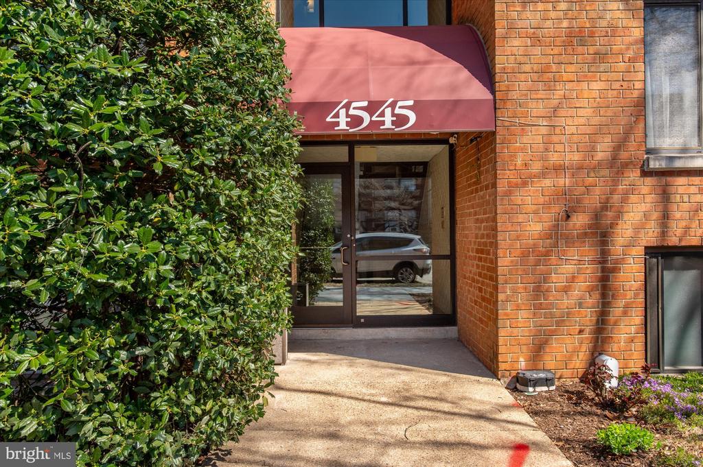 4545 MACARTHUR BOULEVARD NW G2