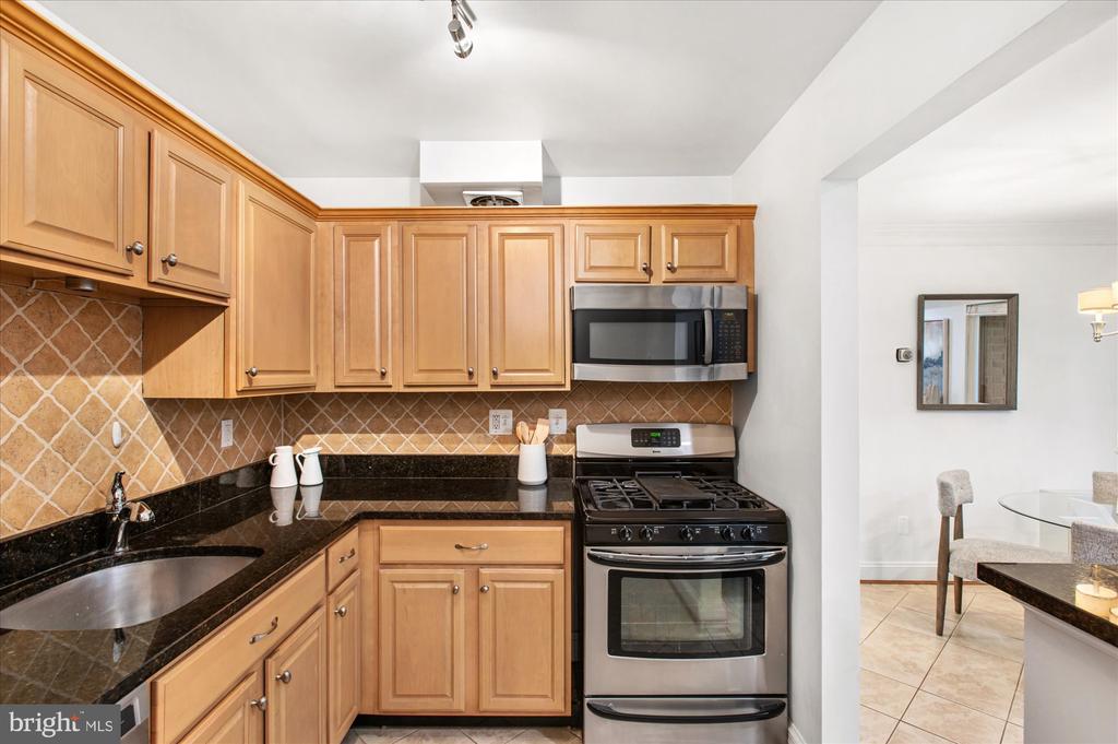 4545 MACARTHUR BOULEVARD NW G2