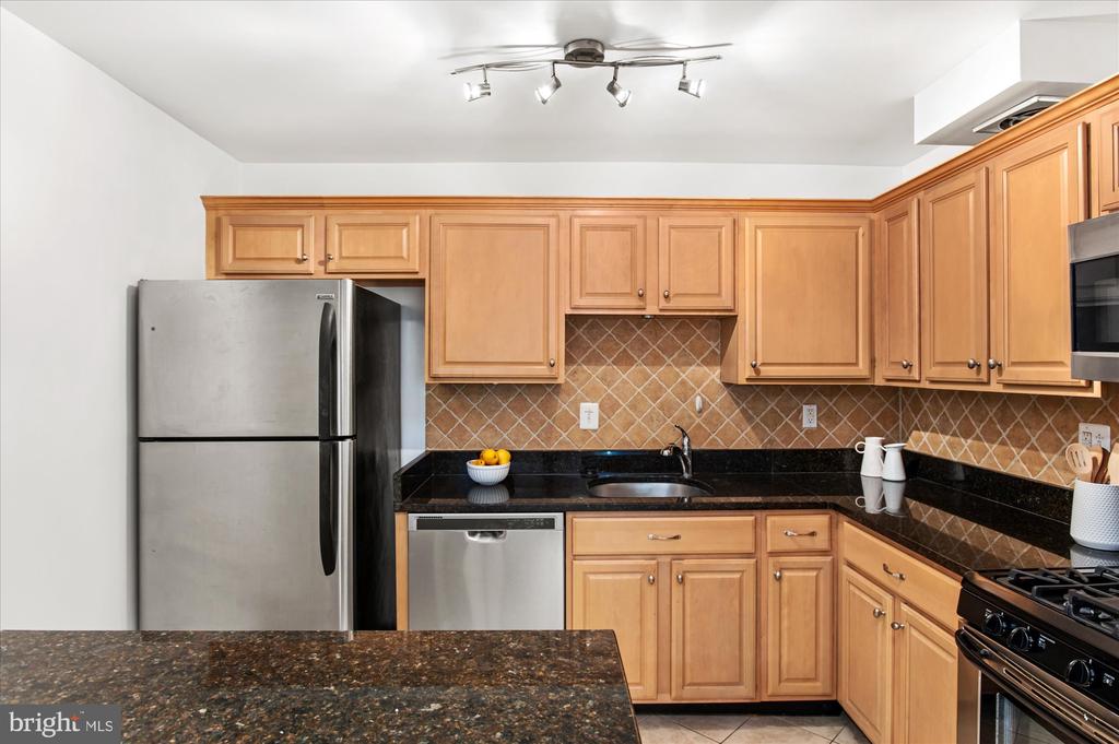 4545 MACARTHUR BOULEVARD NW G2