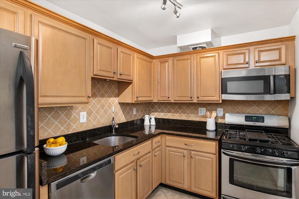 4545 MACARTHUR BOULEVARD NW G2