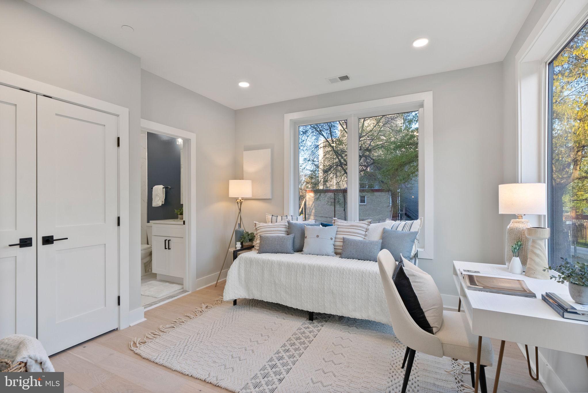2019 M STREET NE 4