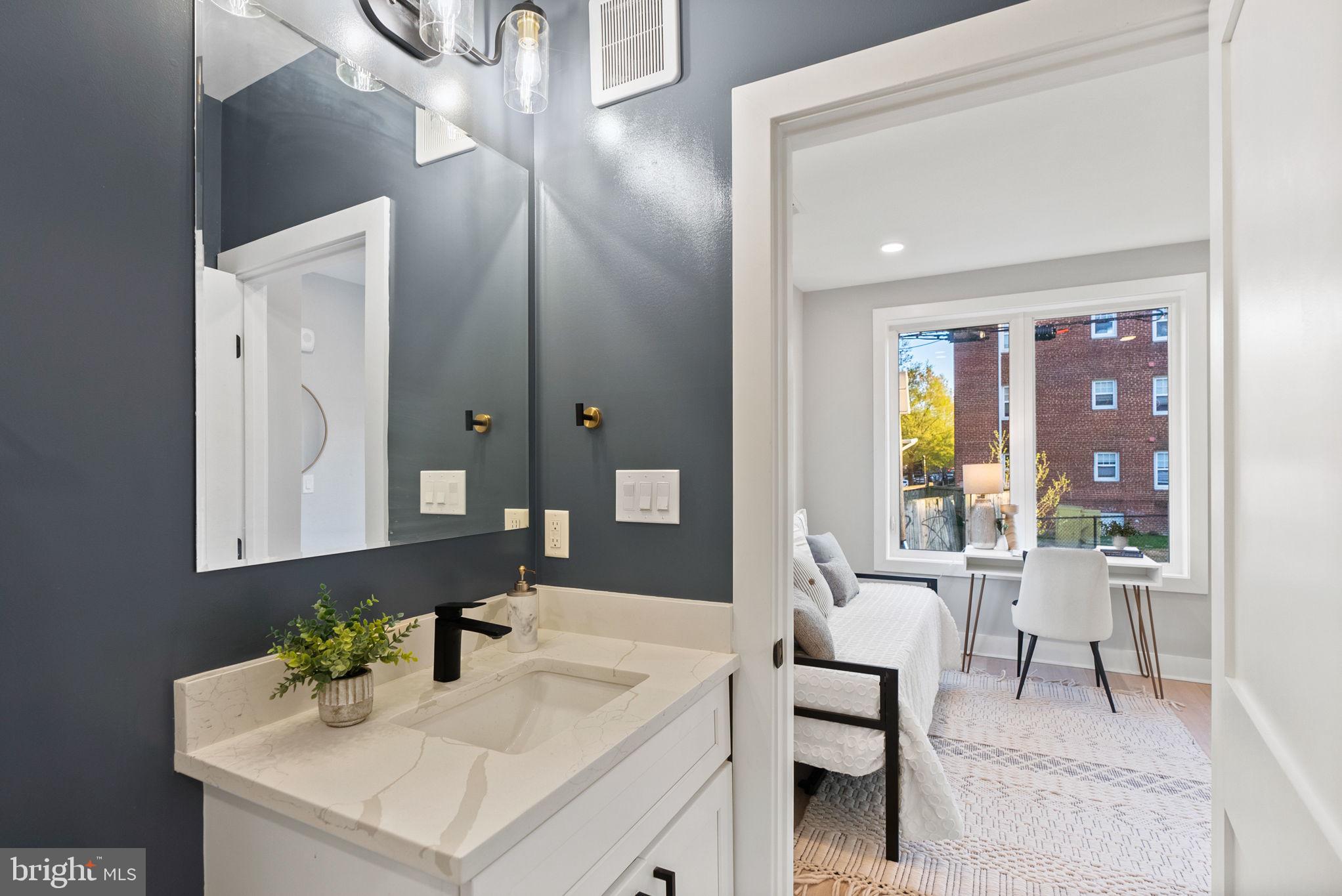 2019 M STREET NE 4