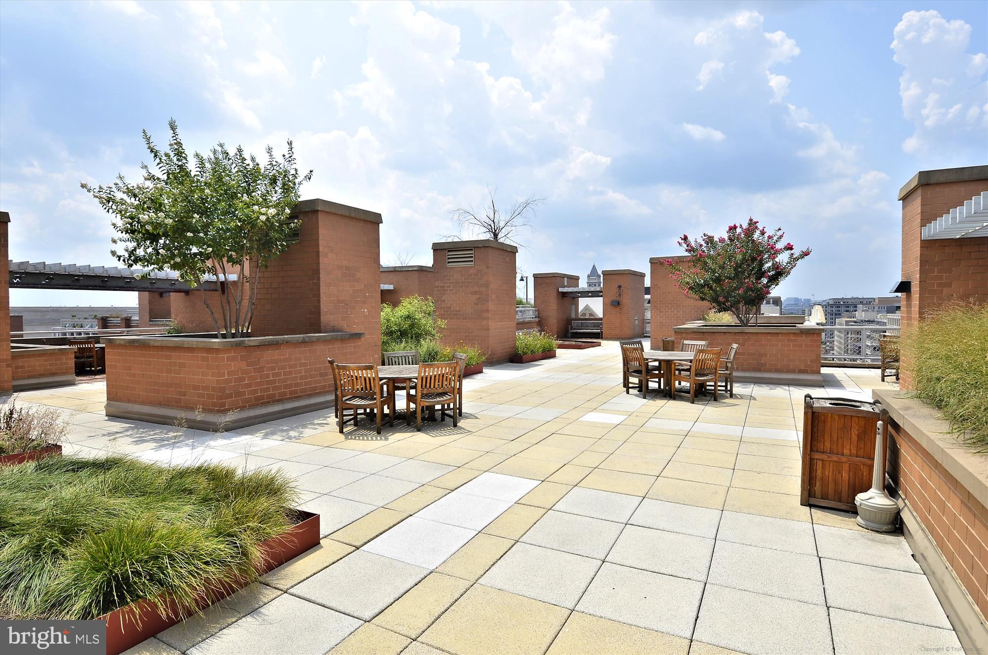 616 E STREET NW 1208