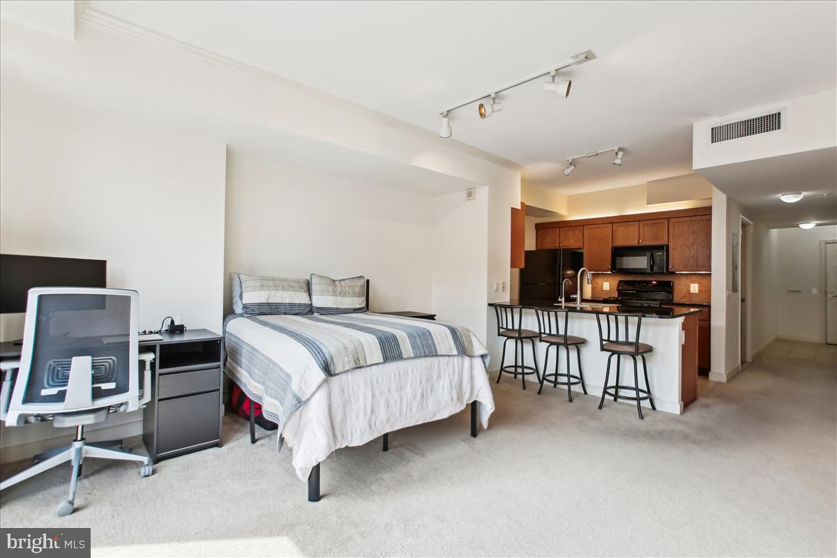 616 E STREET NW 1208