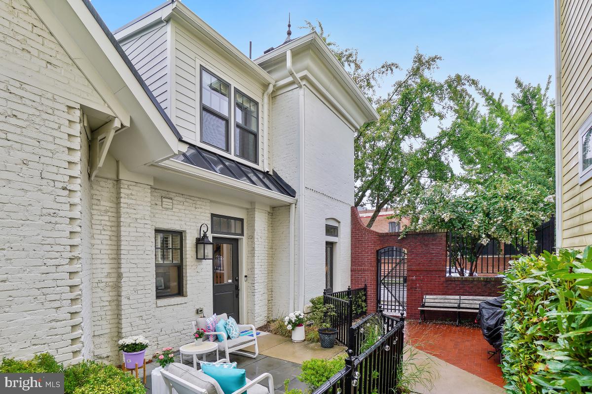 777 MORTON STREET NW A