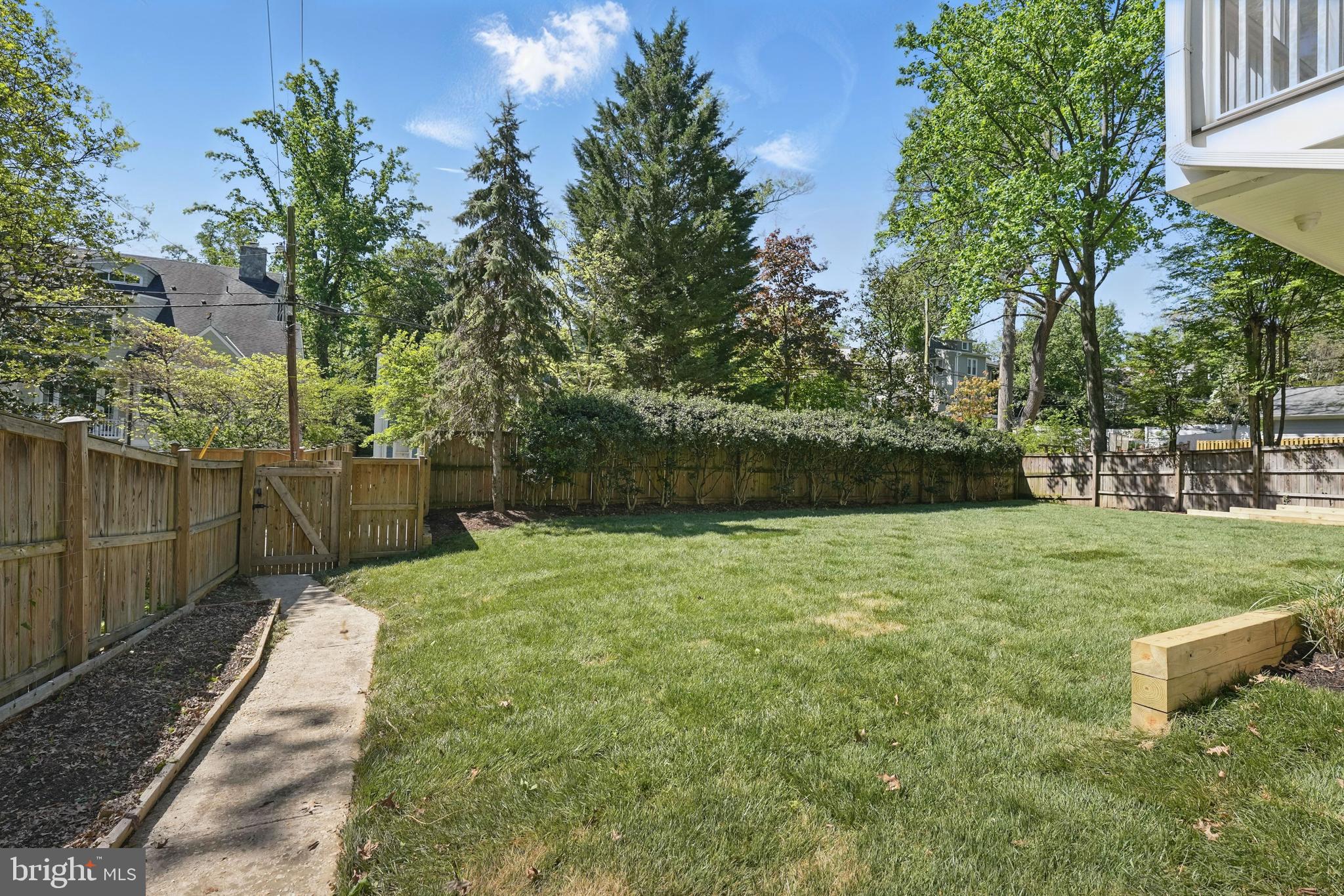 3212 OLIVER STREET NW