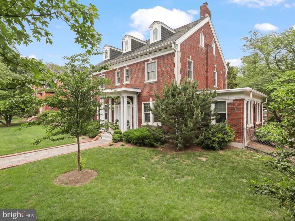 4807 17TH STREET NW