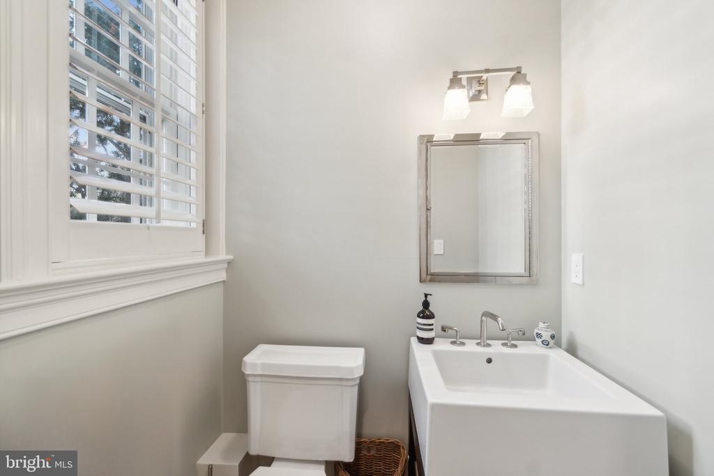 1250 31ST STREET NW