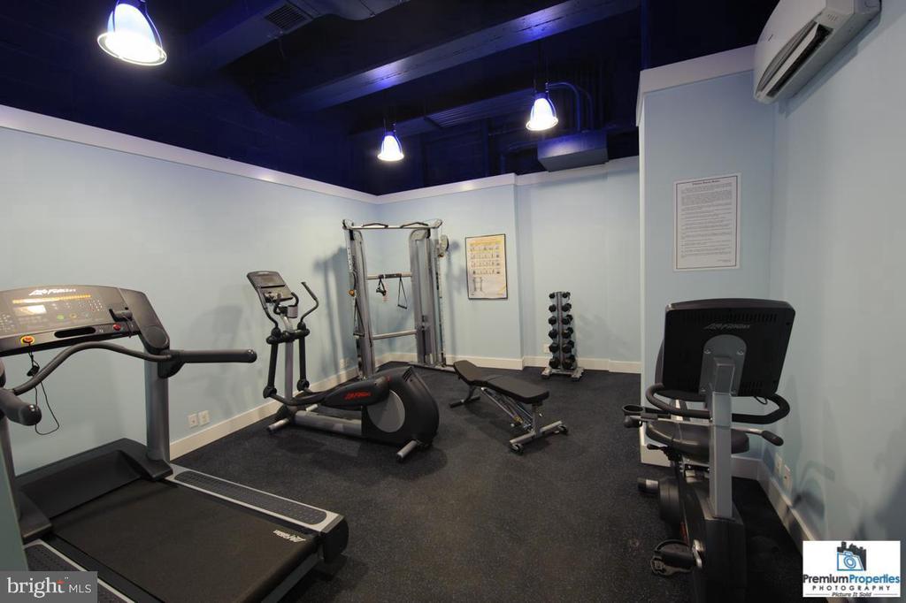 1435 4TH STREET SW B702