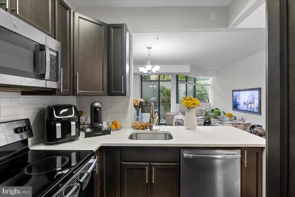 955 26TH STREET NW 106