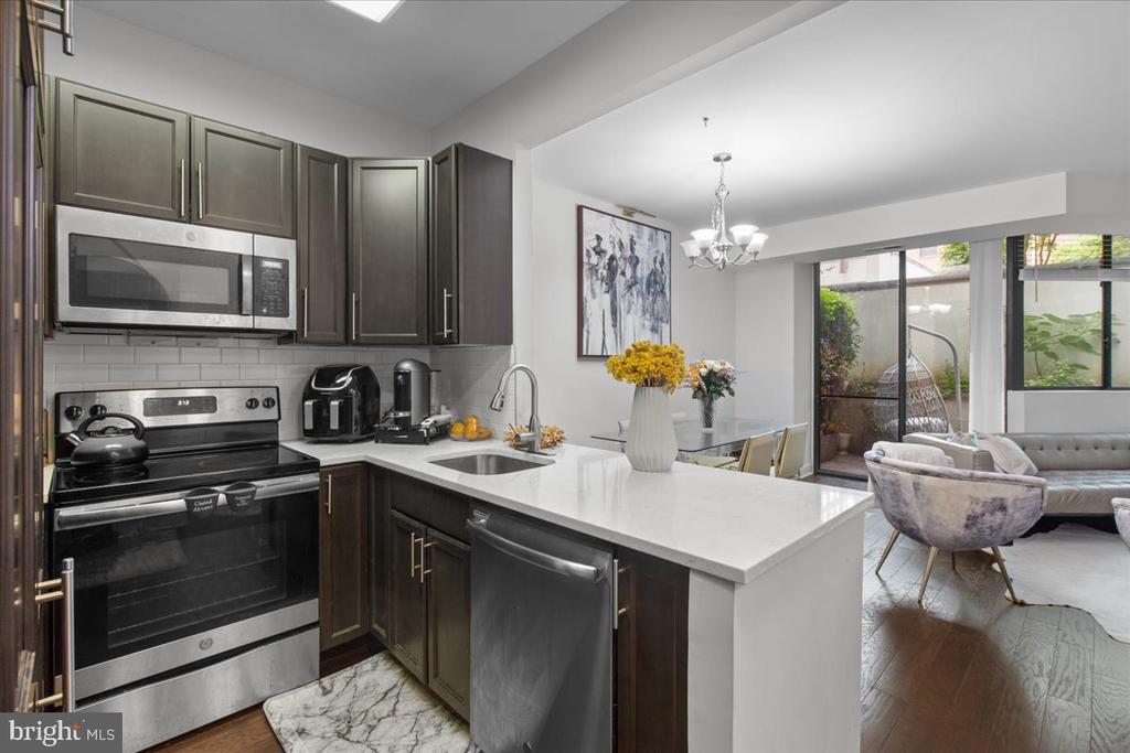 955 26TH STREET NW 106