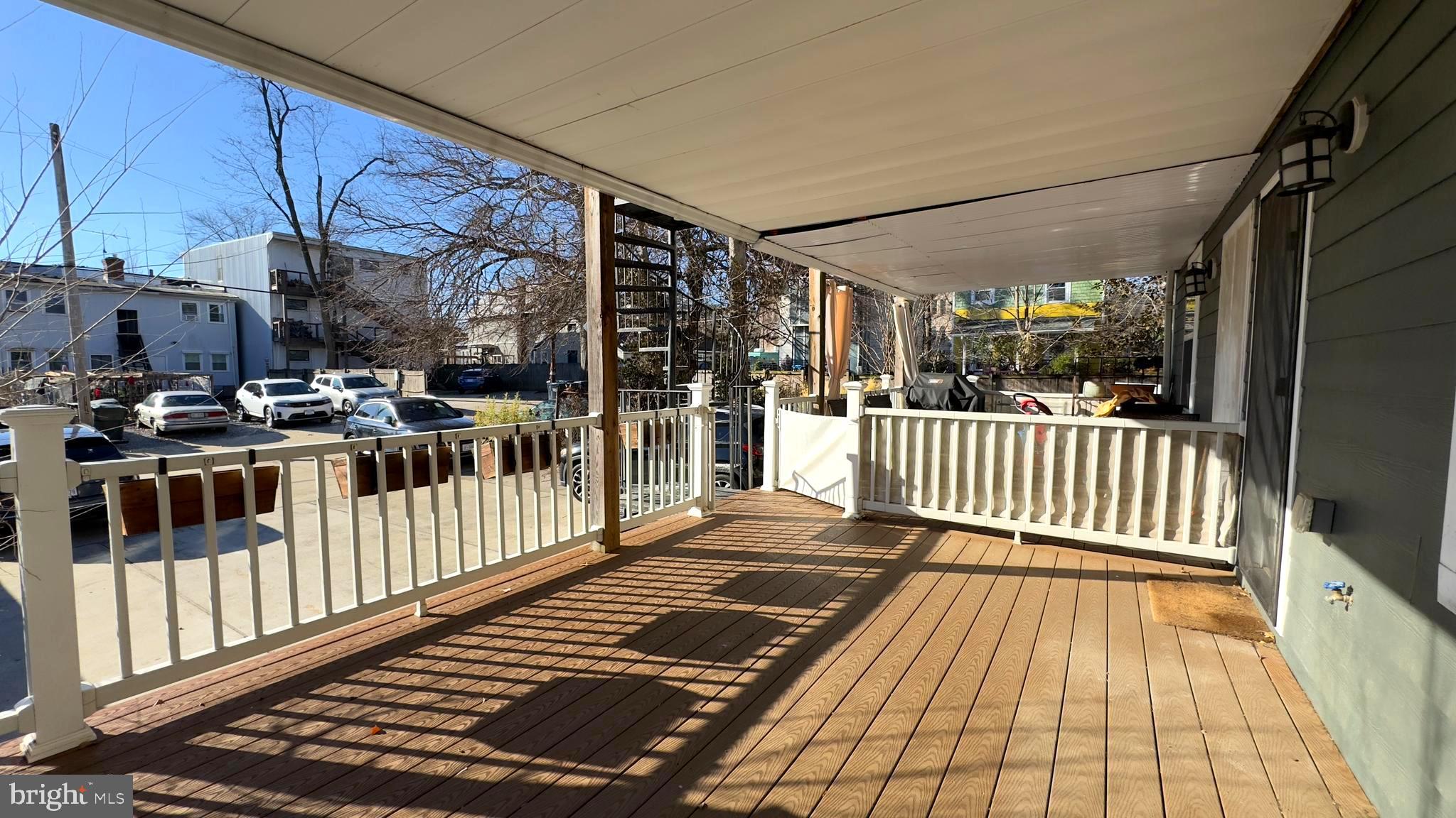 709 JACKSON STREET NE 1