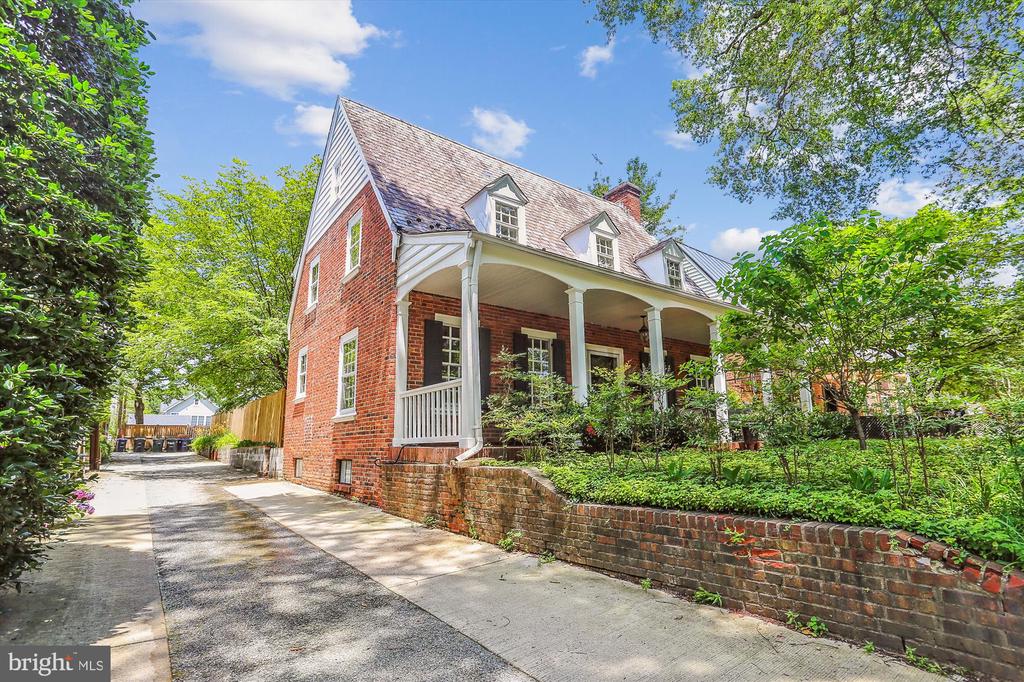 3331 QUESADA STREET NW