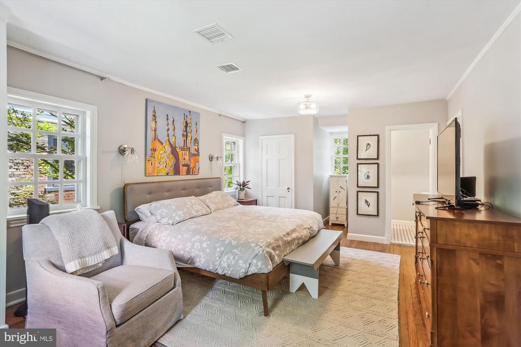 3331 QUESADA STREET NW
