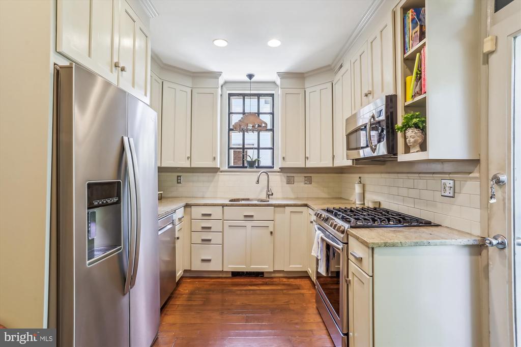 3331 QUESADA STREET NW