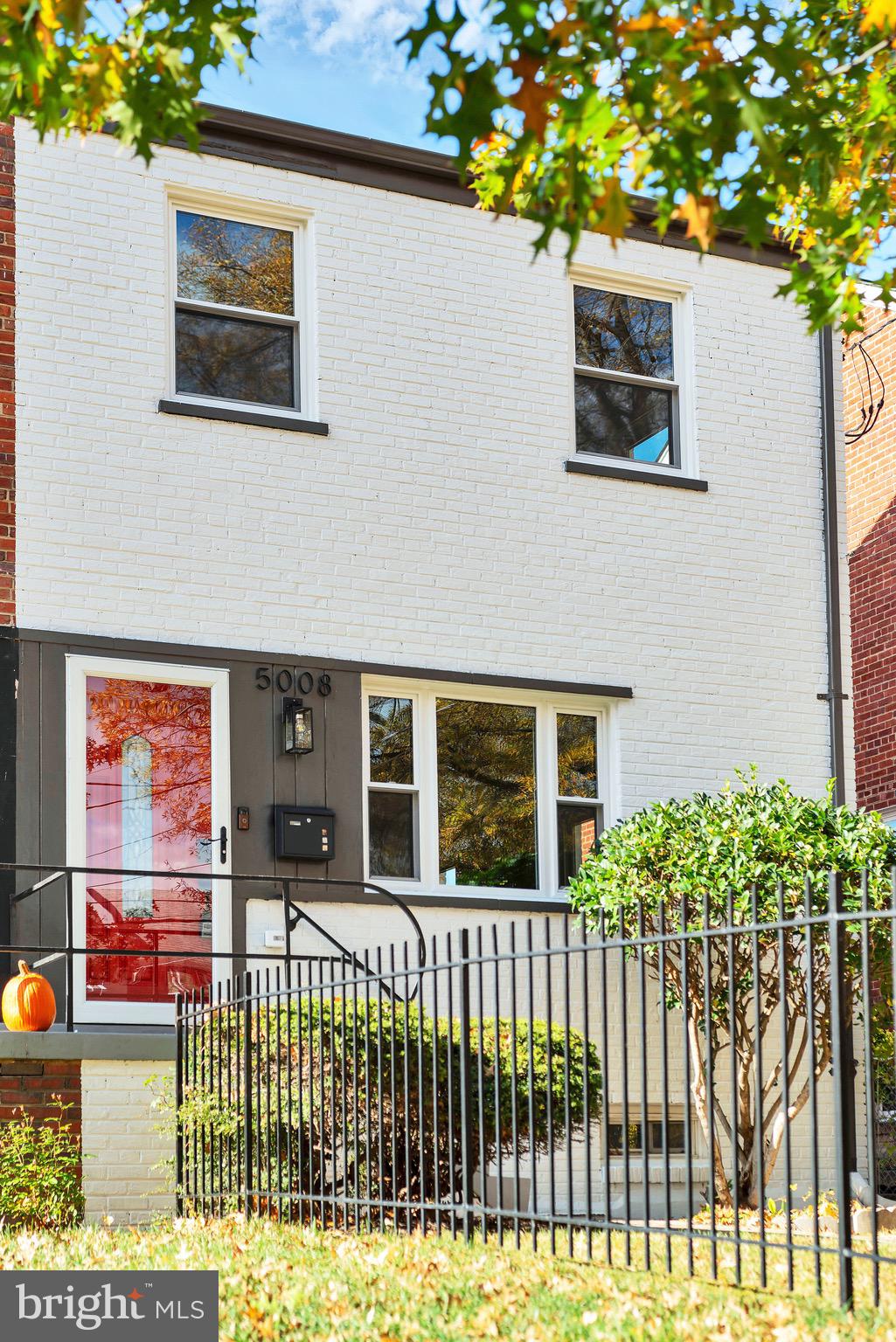 5008 11TH STREET NE
