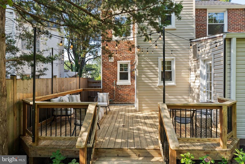 4542 HARRISON STREET NW