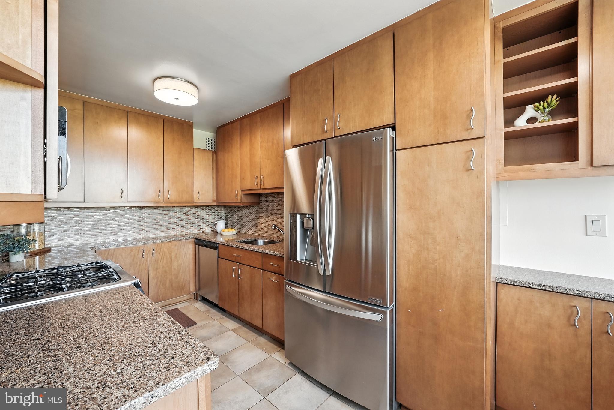 3001 VEAZEY TERRACE NW 1102