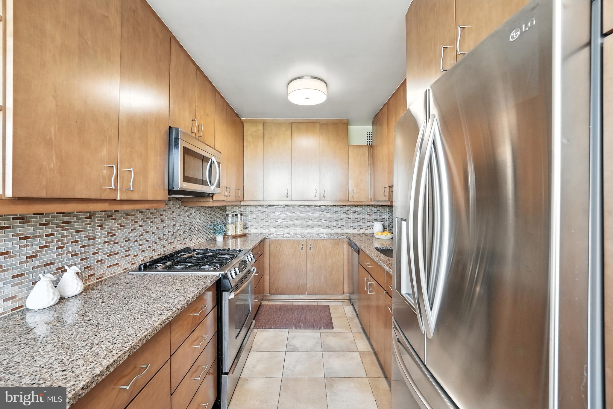 3001 VEAZEY TERRACE NW 1102