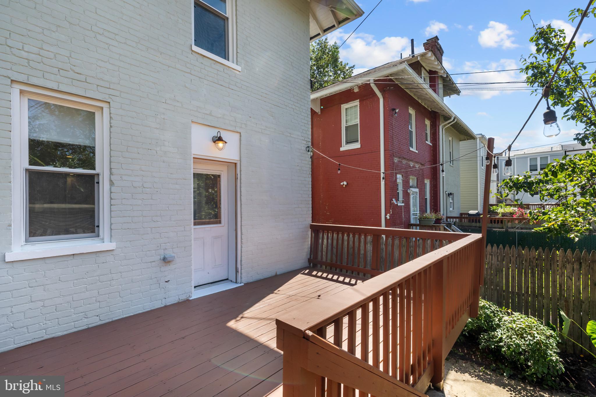 3916 5TH STREET NW
