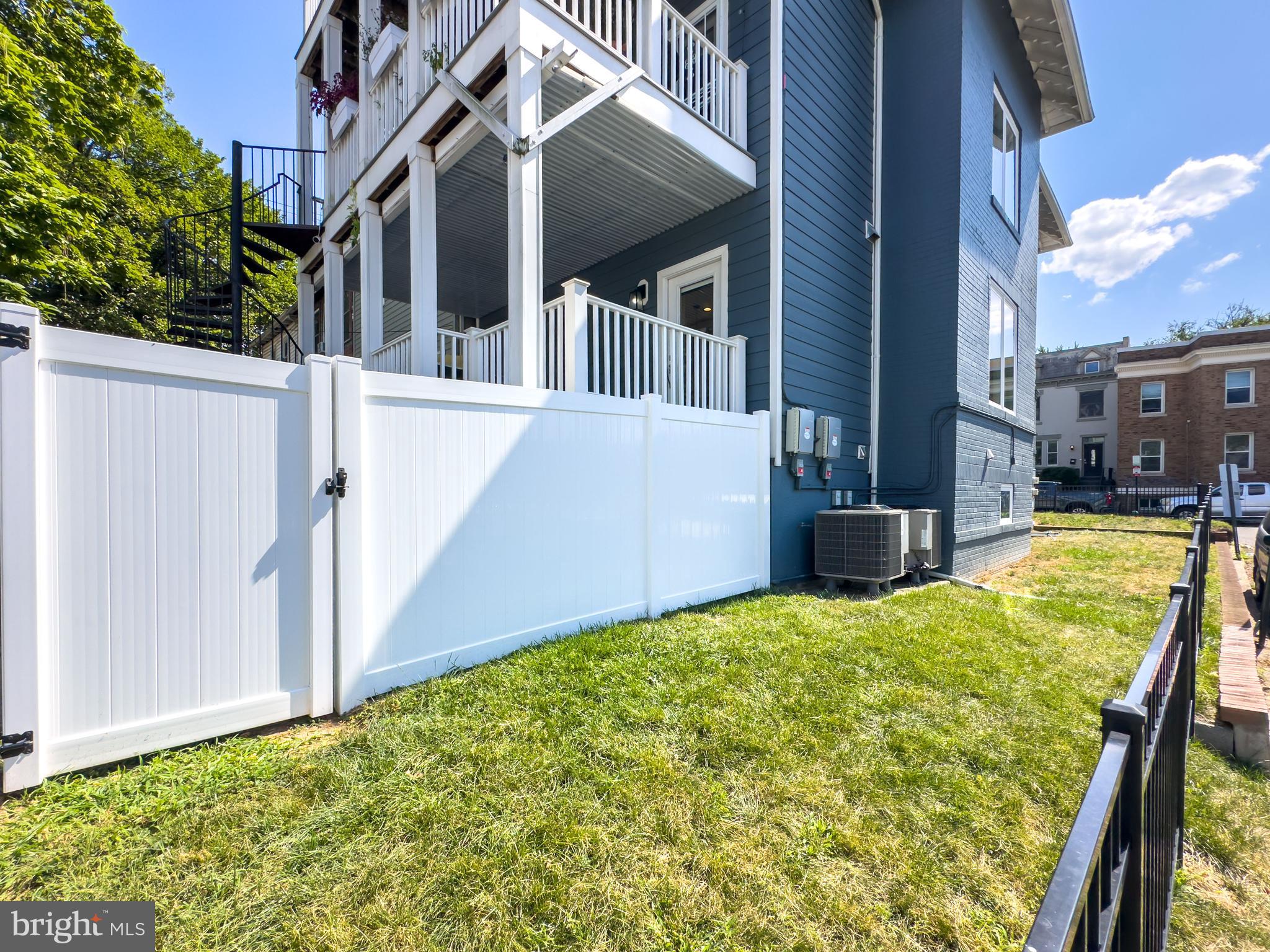 1435 PERRY PLACE NW 1