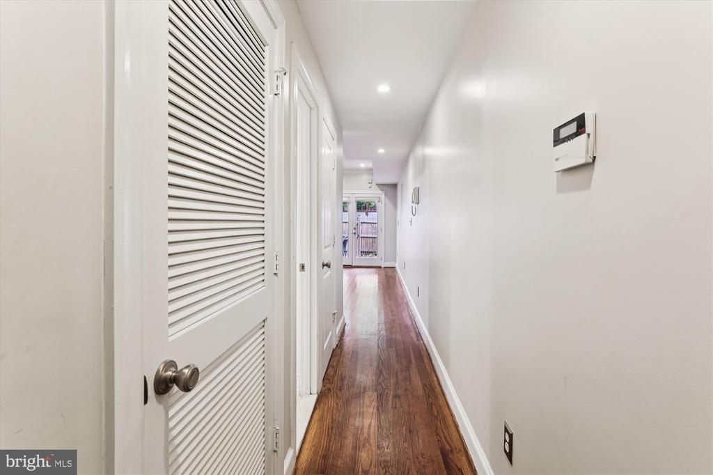 1116 C STREET NE 101