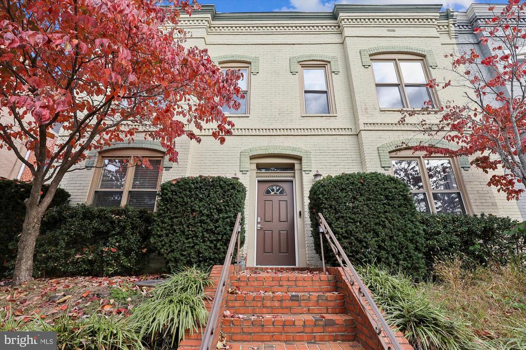 1116 C STREET NE 101