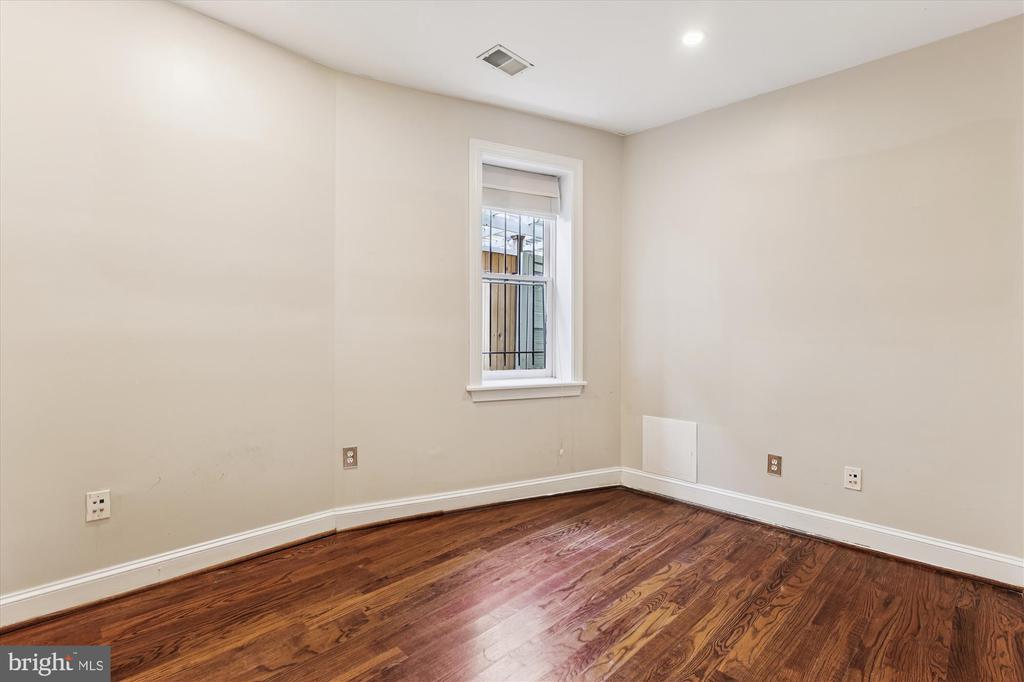 1116 C STREET NE 101