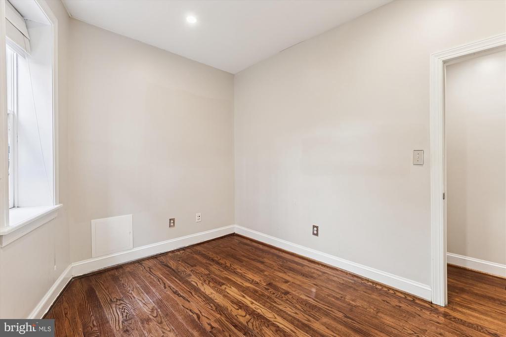 1116 C STREET NE 101