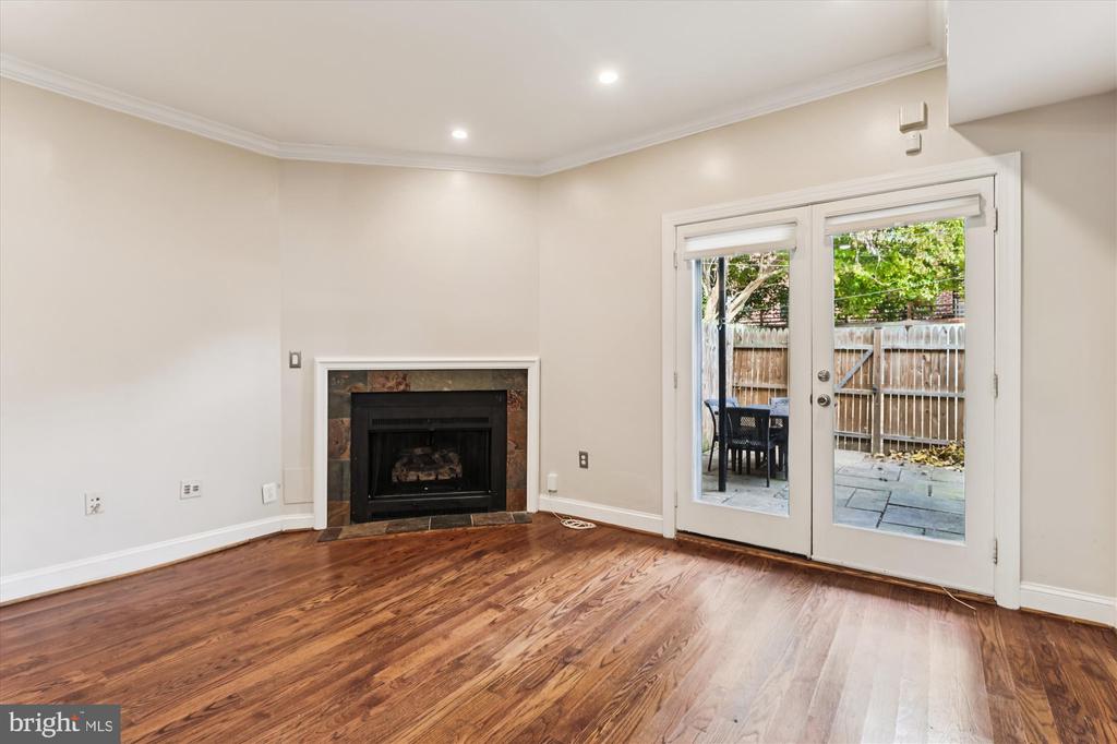 1116 C STREET NE 101