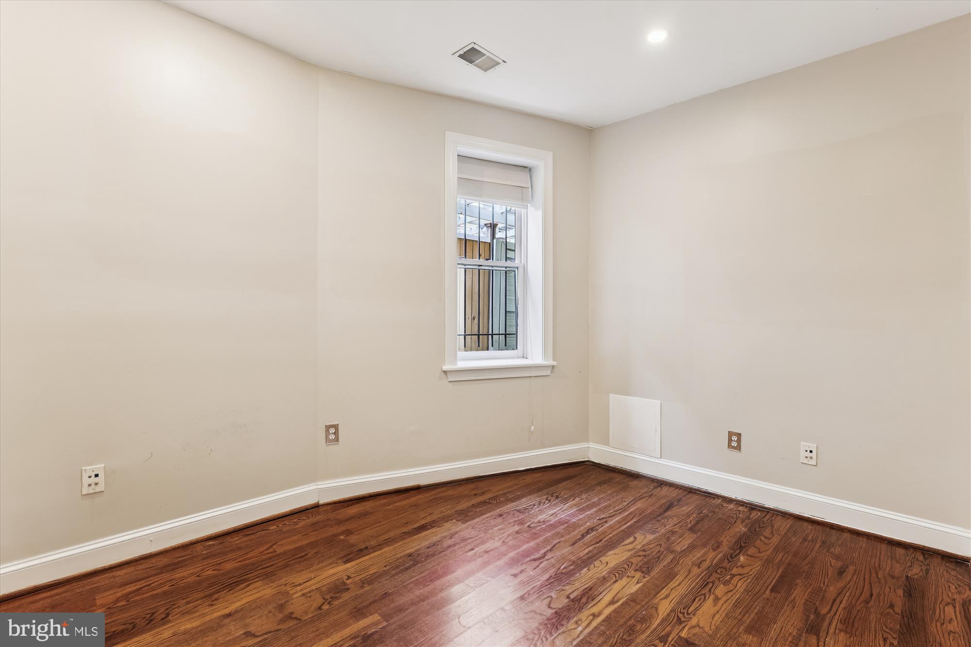 1116 C STREET NE 101