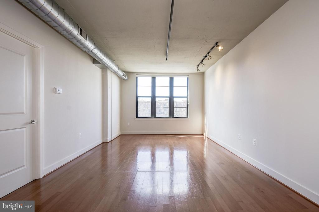 2125 14TH STREET NW 425
