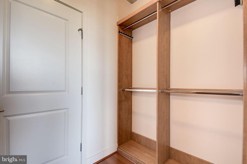 2125 14TH STREET NW 425